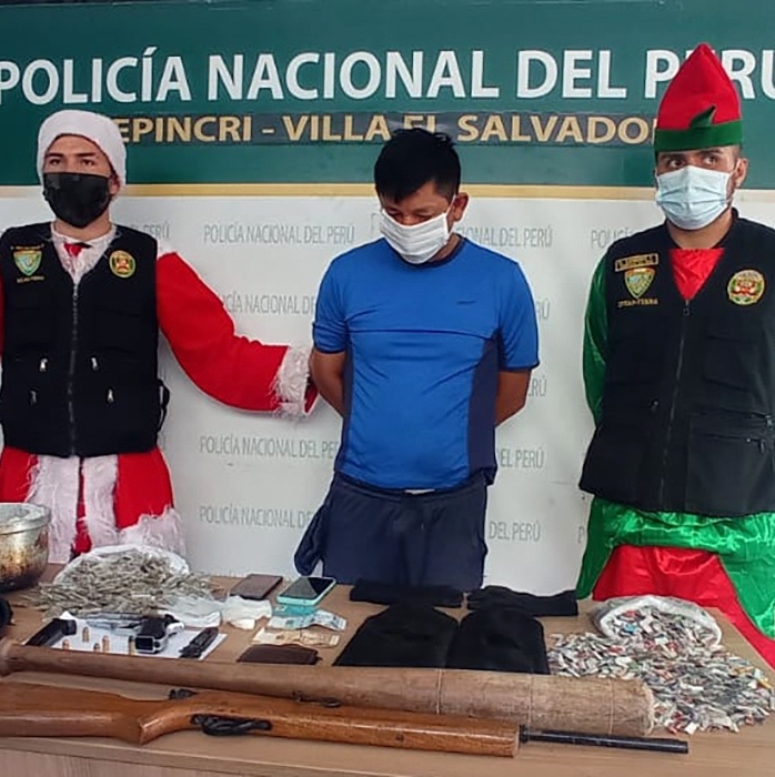 Halloween: policiais fantasiados prendem traficantes no Peru