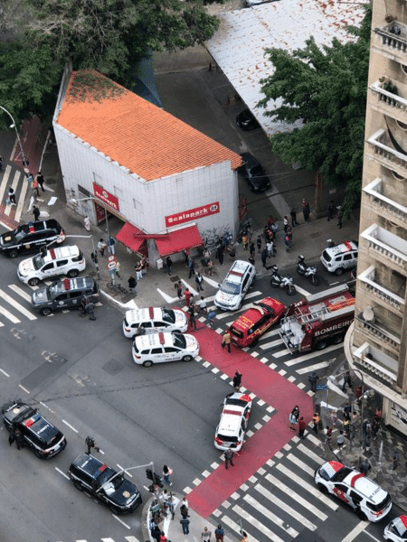 Viaturas e helicóptero foram deslocados para atender ocorrência no centro de São Paulo - Reprodução/Twitter