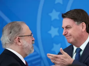 Aras perde ação contra jornalista que criticou 'silêncio' ante Bolsonaro