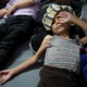 30.mai.2024 - Criança palestina recebe tratamento contra desnutrição no hospital Al-Aqsa, no centro da Faixa de Gaza 30.mai.2024 - Criança palestina recebe tratamento contra desnutrição no hospital Al-Aqsa, no centro da Faixa de Gaza