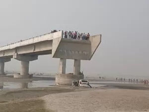 Três pessoas morrem após transitarem por ponte inacabada na Índia