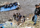 Seis pessoas morrem após ônibus cair de abismo nos Andes peruanos; há desaparecidos - Handout / La Voz Del Pueblo Pomabamba Ancash Perú / AFP