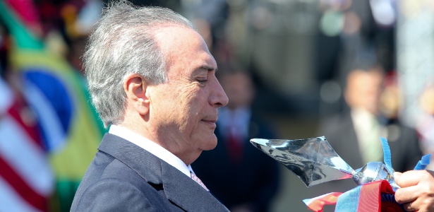Michel Temer participa de cerimônia do Dia do Soldado, em Brasília, em agosto de 2015 -  Alan Marques-25.ago.2015/Folhapress