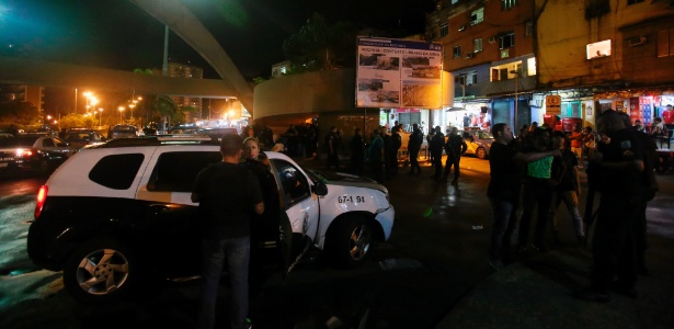Polícia Militar fez operação na Rocinha na noite de quarta (21), quando um PM e um morador morreram - Fabio Gonçalves / Agência O Globo