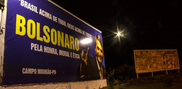 Outdoor a favor de Bolsonaro no Paraná