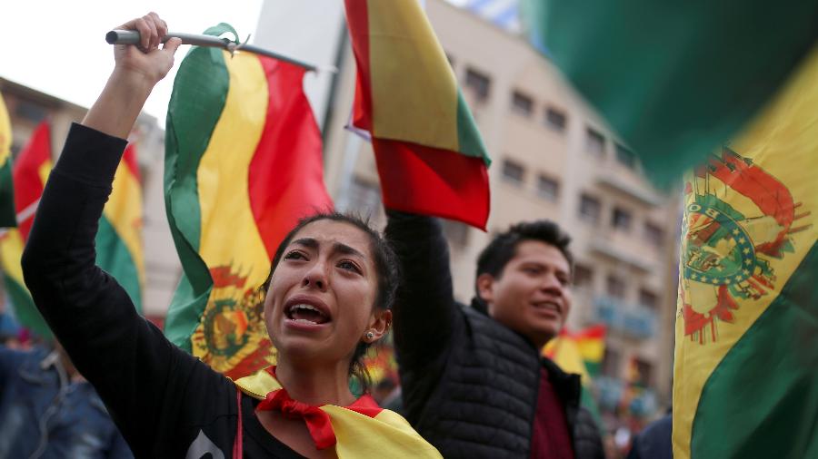 Bolivianos tomam as ruas La Paz após a renúncia de Evo Morales - Reuters