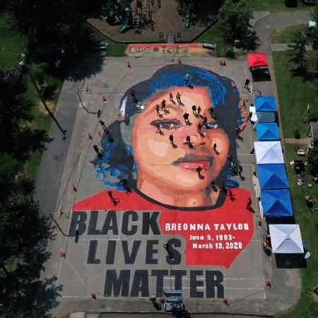 05/07/2020 - Mural em Annapolis, Maryland, que retrata Breonna Taylor, assassinada pela polícia americana - Patrick Smith/Getty Images