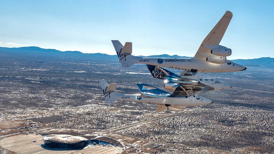 Avião Space Ship Two, da Virgin Galactic, no Novo México; espaçonave é "solta" no ar por um avião e, na sequência, ativa um propulsor em direção ao espaço - Divulgação