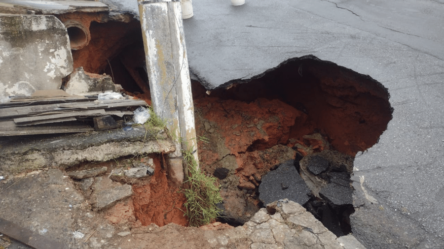 Moradores de Carapicuíba temem perder trecho de mata atlântica por