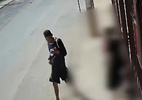 Vídeo: mulher sofre importunação sexual ao andar com criança em rua no DF - Reprodução