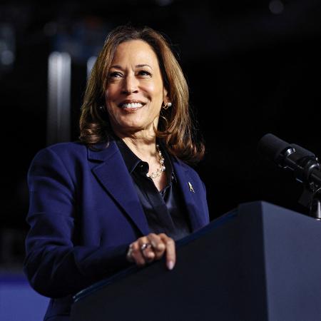 Kamala Harris durante um evento de campanha no Resch Expo Center em Green Bay, Wisconsin, em 17 de outubro de 2024