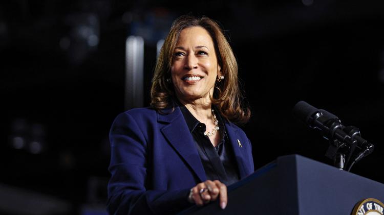 Kamala Harris durante um evento de campanha no Resch Expo Center em Green Bay, Wisconsin, em 17 de outubro de 2024