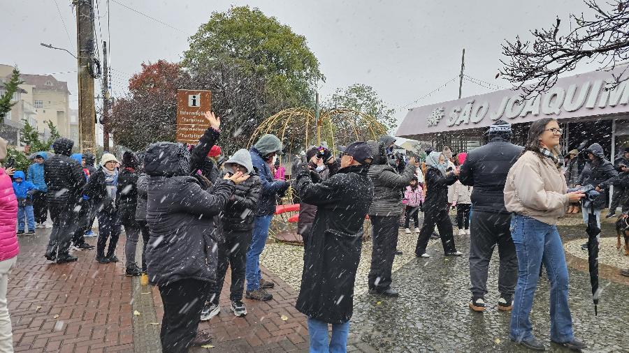 Neve em São Joaquim (SC); previsão é de que fenômeno não se repita no país nos próximos dias Neve em São Joaquim (SC); previsão é de que fenômeno não se repita no país nos próximos dias