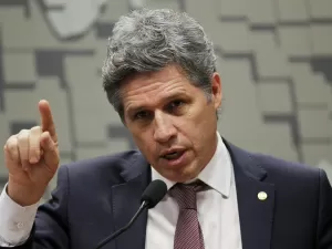 Paulo Teixeira diz que PL do Aborto 'defende estuprador': 'Retrocesso'