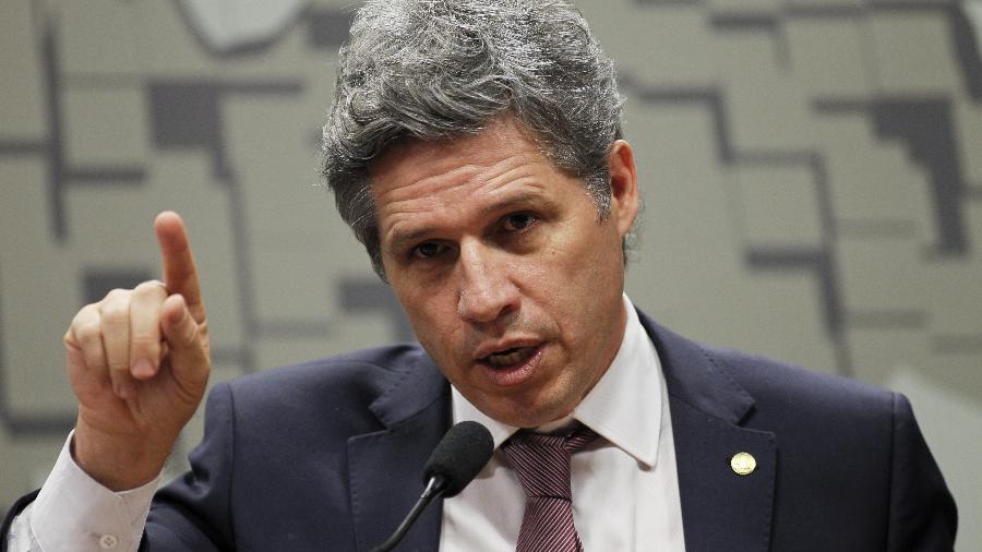 4.mai.2016 - O ministro do Desenvolvimento Agrário e Agricultura Familiar, Paulo Teixeira (PT-SP)
