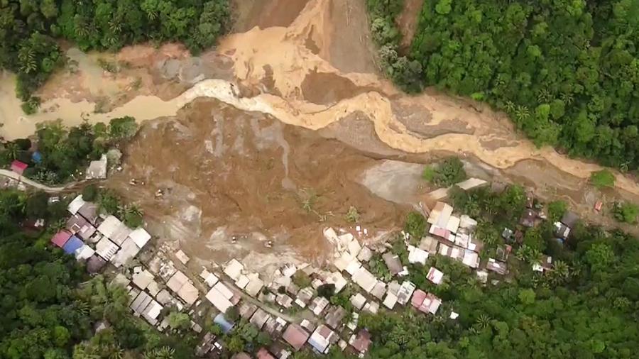Deslizamento de terra deixa mortos e desalojados em Filipinas