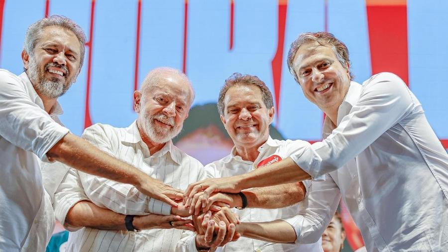 Lula em comício de Fortaleza do candidato Evandro Leitão com o governador Elmano de Freitas e o ministro Camilo Santana