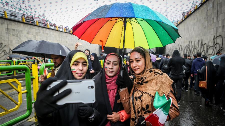 Mulheres iranianas durante as comemorações dos 40 anos da Revolução Islâmica em Teerã - Reuters