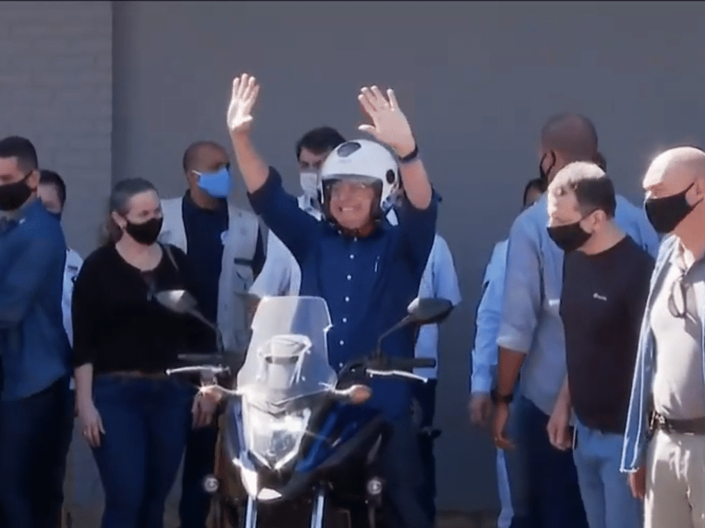 Multa, carro e trânsito unem Bolsonaro ao eleitor que a esquerda abandonou