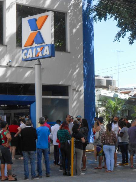 Agência da Caixa faz repasse do auxílio emergencial - César Conventi/Fotoarena/Estadão Conteúdo
