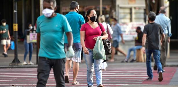 Pessoas com máscara em Belo Horizonte covid-19