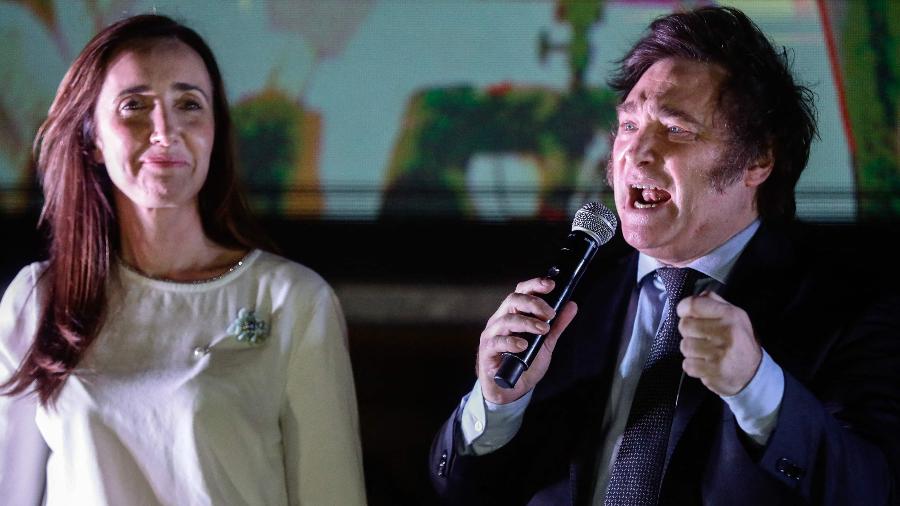 Victoria Villarruel e Milei em discurso de campanha, em 19 de novembro