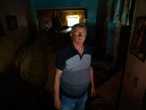 Desespero com estragos, falta de água e luz marcam retorno às casas no RS