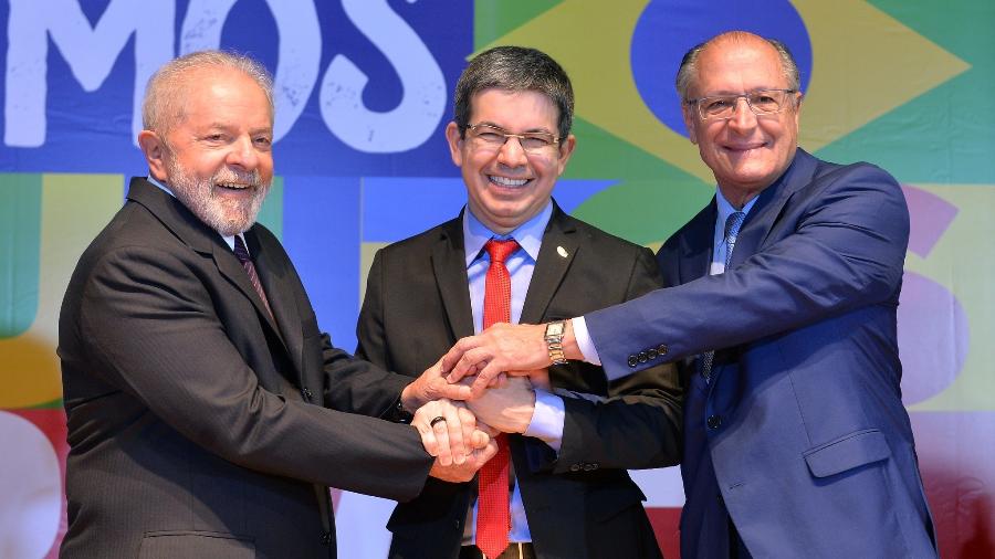 Randolfe foi coordenador da campanha presidencial de Lula e Alckmin e hoje é o líder do governo no Congresso