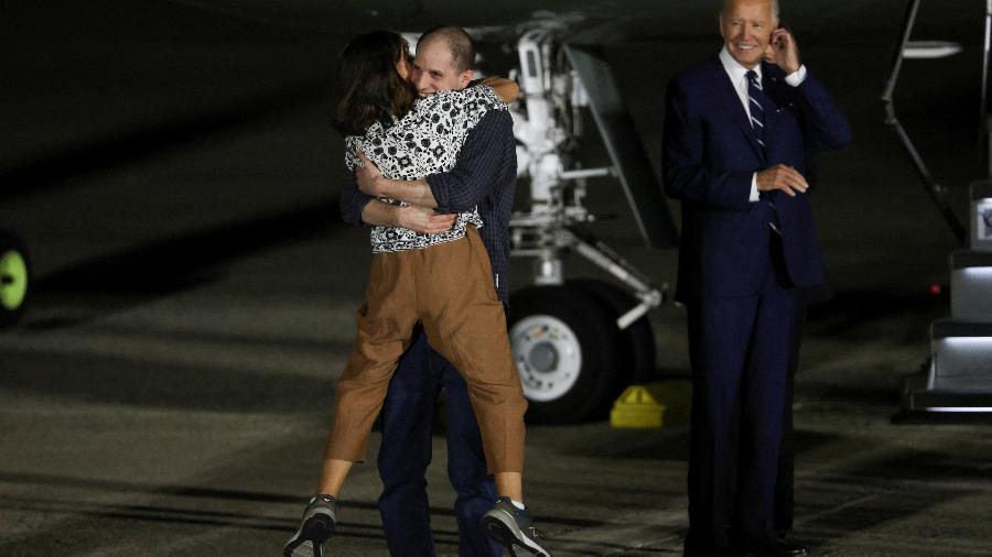 Familiares se emocionam nos EUA em reencontro