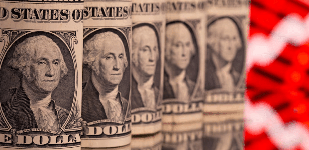 Dólar abre semana em alta após fracasso em negociação entre EUA e Irã