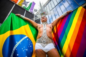 Movimento LGBT só quer dinheiro, diz ex-gay em entrevista exclusiva