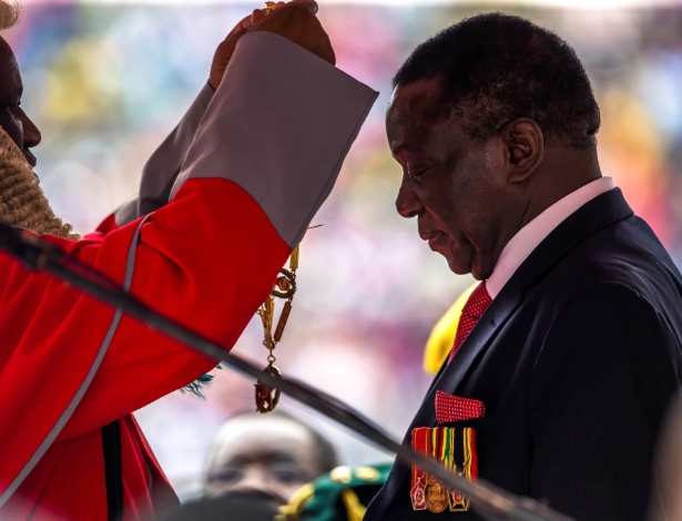 Robert Mugabe deixa o poder no Zimbábue - Jekesai Njikizana/AFP/Getty Images/NYT