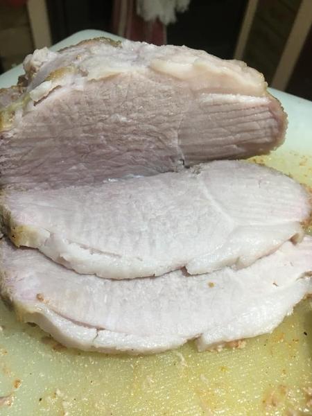Australiano Stu Pengelly conseguiu assar carne de porco apenas com as altas temperaturas dentro de seu carro na cidade de Perth - Facebook/Reprodução