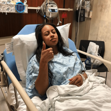 Genea Sky postou foto no hospital - Reprodução/Instagram