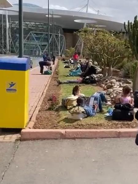 Turistas expulsos de hotéis no Marrocos aguardam notícias de voo no aeroporto; fronteiras foram fechadas - Divulgação