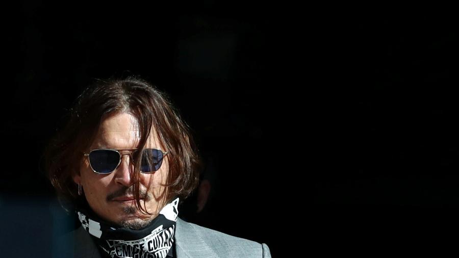 Ator Johnny Depp durante chegada a tribunal em Londres - SIMON DAWSON