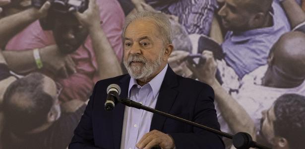 10.mar.2021 - O ex-presidente Luiz Inácio Lula da Silva durante coletiva de imprensa realizada na sede do Sindicato dos Metalúrgicos em São Bernardo do Campo, no ABC Paulista
