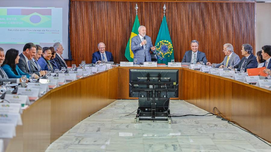 O presidente Lula fala em reunião ministerial no Planalto, em março