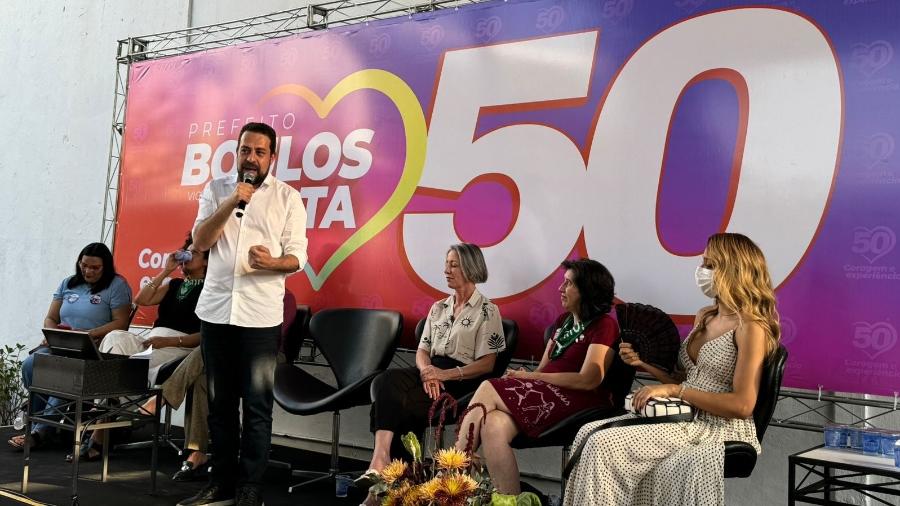 Guilherme Boulos (PSOL) fez campanha em um evento na Vila Anglo, zona oeste de São Paulo