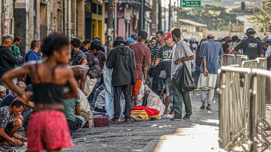 Recicladoras e ferros-velhos da 'cracolândia', no centro de São Paulo, usam catadores com dependência química como mão de obra barata, dizem procuradores do Gaeco