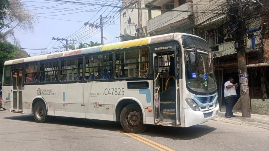 Em 12 meses, 144 ônibus foram sequestrados e usados como barricada no Rio, segundo sindicato