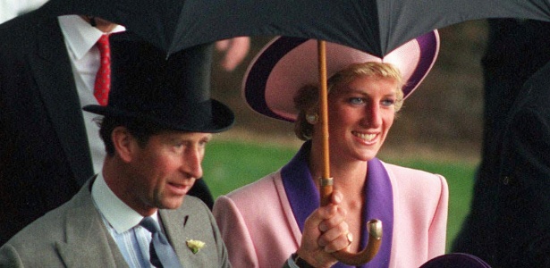 Imagem em junho de 1990 mostra o príncipe Charles e a princesa Diana, em Londres (Reino Unido); um novo documentário trata os problemas de relacionamento de Lady Di com o marido e com a família real - Martyn Hayhow/Reuters