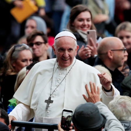 Papa Francisco interage com participantes do Festival das Famílias, em Dublin, Irlanda - Gonzalo Fuentes/Reuters