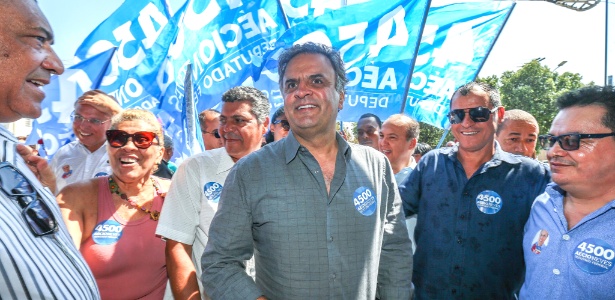 4.out.2018 - Aécio Neves faz campanha para deputado em Pirapora (MG)