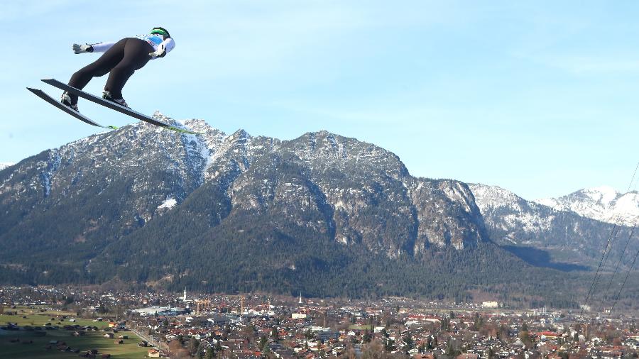 Competição de esqui em Garmisch-Partenkirchen, nos Alpes - Michael Dalder/Reuters