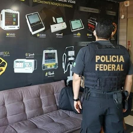 Policiais Federais cumprem mandados de busca e apreensão no âmbito da Operação Virion - Divulgação/Polícia Federal