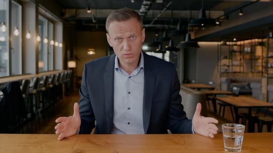 Navalny está magro e fraco após passar fome por três semanas, e seus aliados dizem que ele corre o risco de falência renal ou parada cardíaca - Alexei Navalny/Youtube