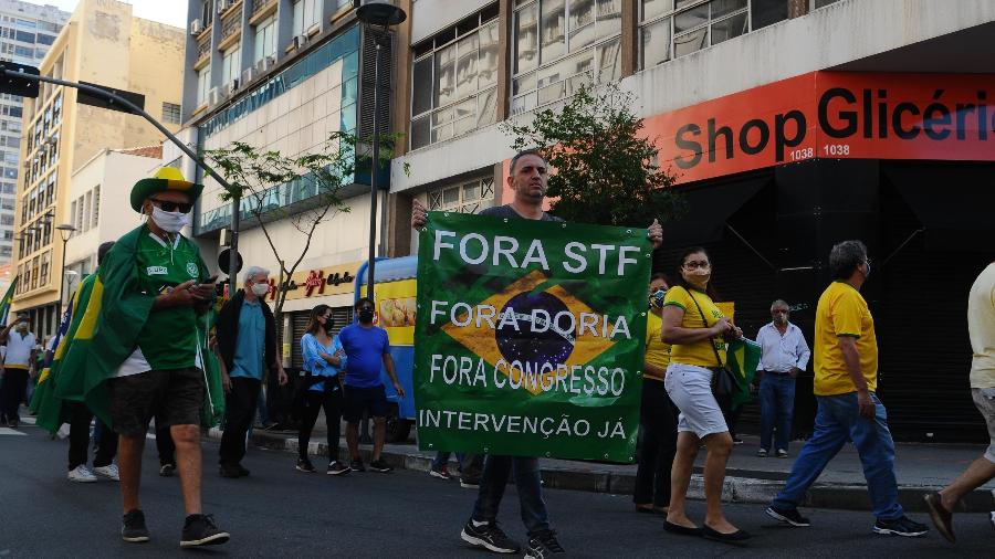 Manifestante pró-Bolsonaro critica Doria e o STF e pede intervenção em Campinas (SP) - Wagner Souza/Futura Press/Estadão Conteúdo - 01.05.2021