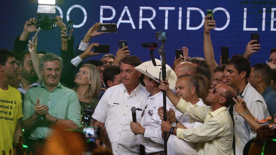 Bolsonaro participa de evento do PL, em Brasília; o ex-presidente Collor também estava no palco - FÁTIMA MEIRA/FUTURA PRESS/FUTURA PRESS/ESTADÃO CONTEÚDO