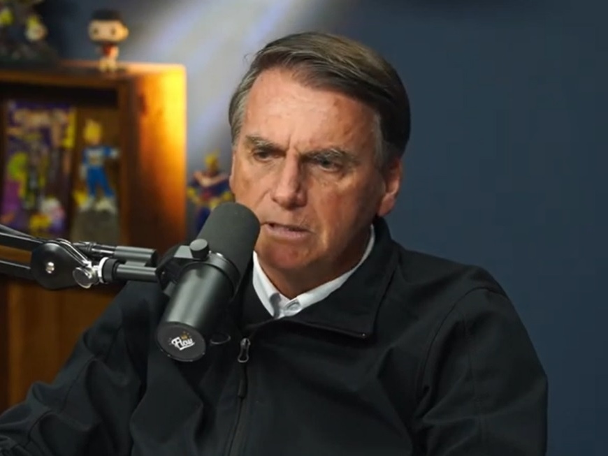 Bolsonaro marca golaço ao fazer a imprensa comparar Flow a jornalismo